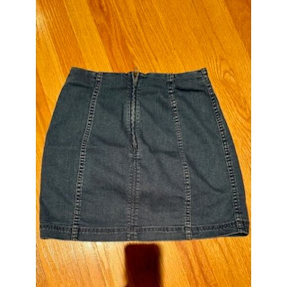 Free People Denim-Reg Wash Mini Skirt Skirt Size 6 - Picture 2 of 5
